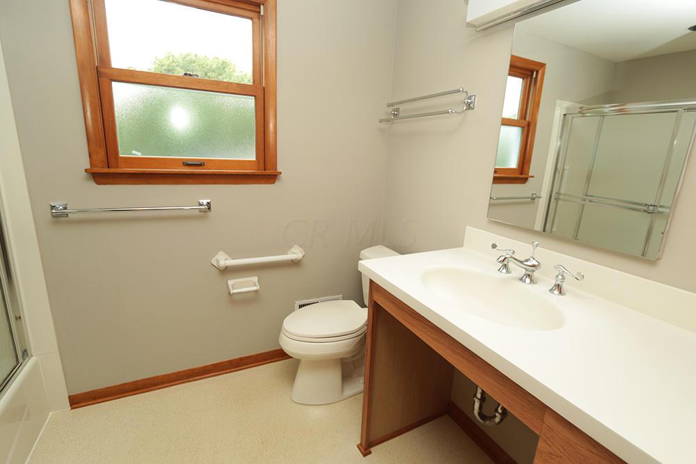 1576 Guilford Road Columbus, OH 43221 - Photo 22 of 37