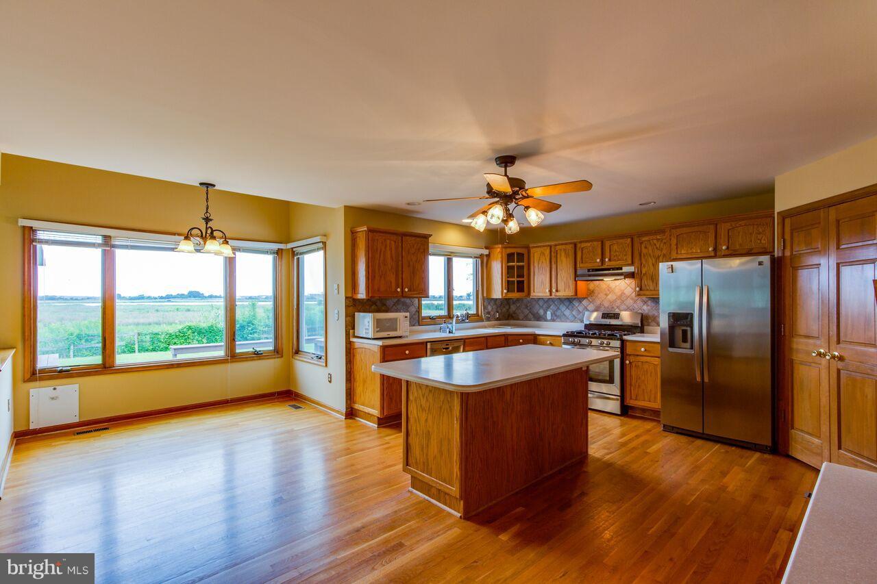 913 Long Point Road Grasonville, MD 21638 - Photo 9 of 30 Kitchen