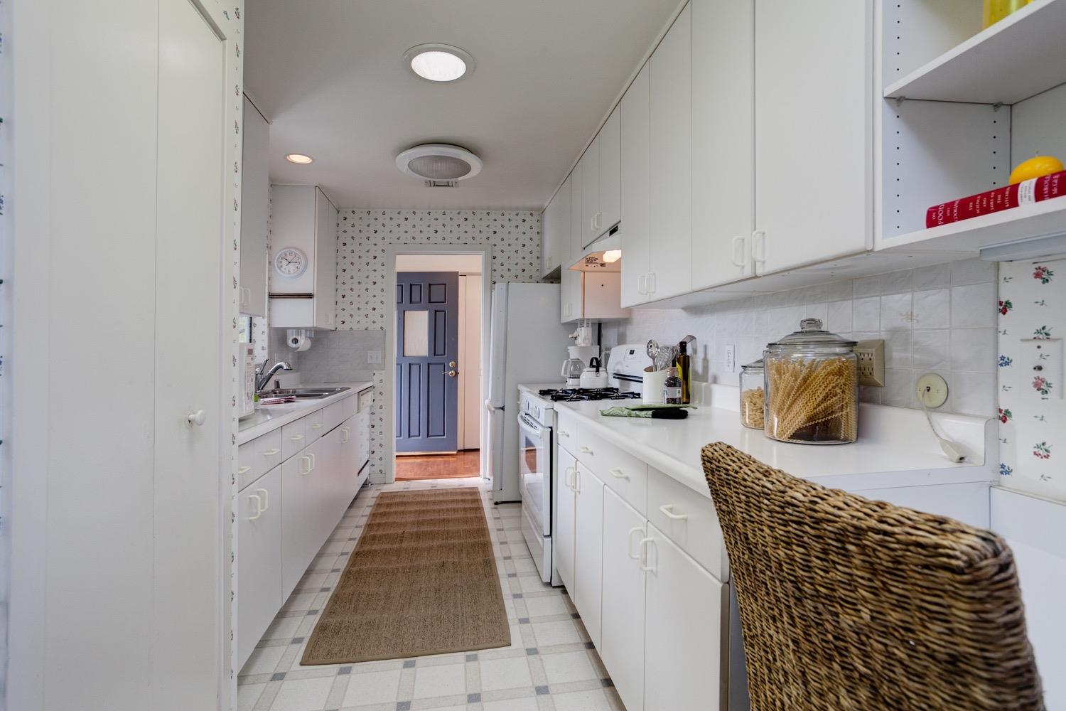 321 South Carrillo Road Ojai, CA 93023 - Photo 8 of 24 Gallery Image 8