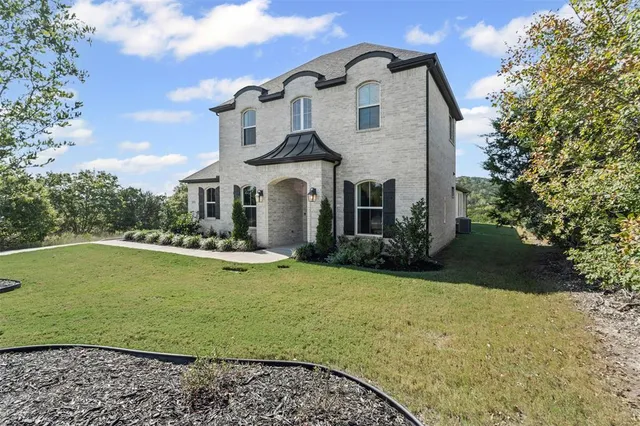 $725,000 | 8732 Fullerton Drive, Cleburne, TX 76033