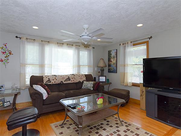 134 Virginia Road Waltham, MA 02453 - Photo 9 of 28 Gallery Image 9