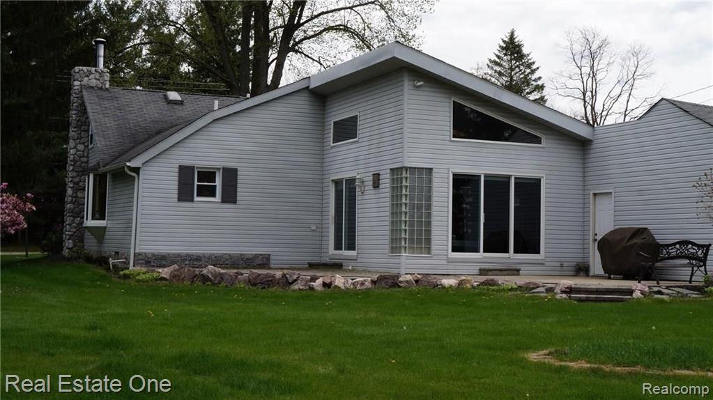 60649 Mt Vernon Road Rochester, MI 48306 - Photo 27 of 31