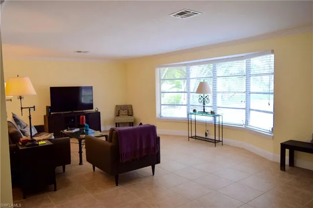 $4,500 | 1927 Crayton Road, Naples, FL 34102