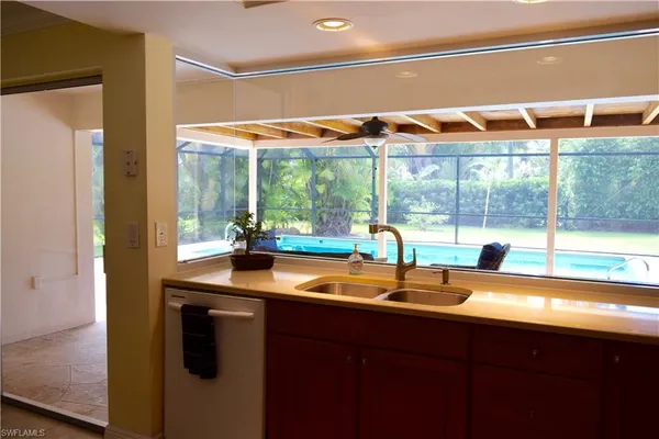 $4,200 | 1927 Crayton Road, Naples, FL 34102