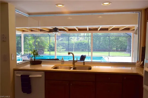 $4,200 | 1927 Crayton Road, Naples, FL 34102