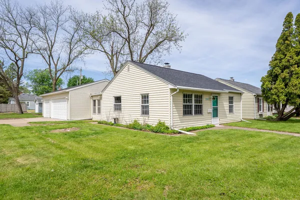 $145,000 | 2330 39th Street, Rock Island, IL 61201