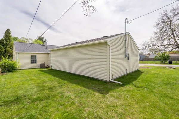 $145,000 | 2330 39th Street, Rock Island, IL 61201