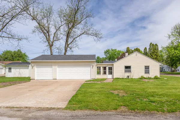 $145,000 | 2330 39th Street, Rock Island, IL 61201