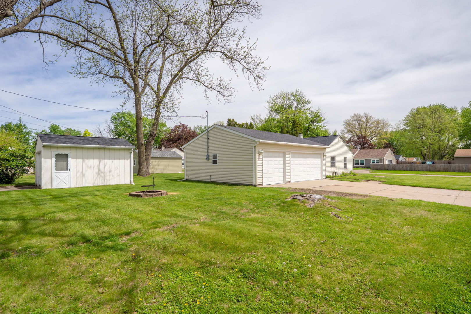 2330 39th Street Rock Island, IL 61201 - Photo 31 of 32 a house view with a garden space