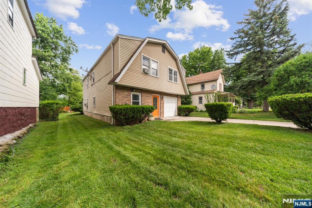132 Spring Street Leonia, NJ 07605 - Photo 4 of 47