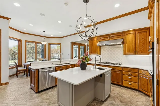 $1,490,000 | 362 Woodland Hills Drive, Sherman, TX 75092