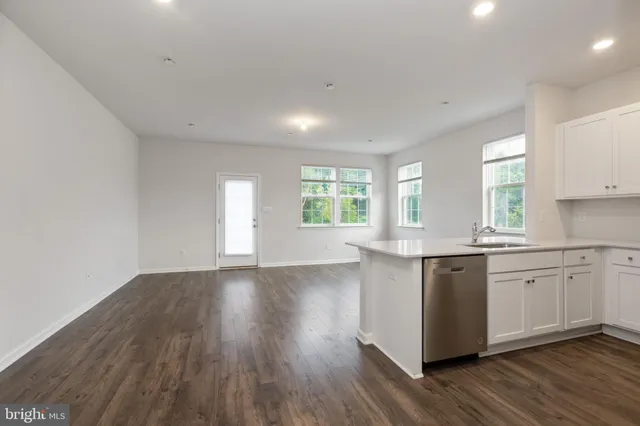 $365,000 | 301 Mazzeo Drive, Glassboro, NJ 08028