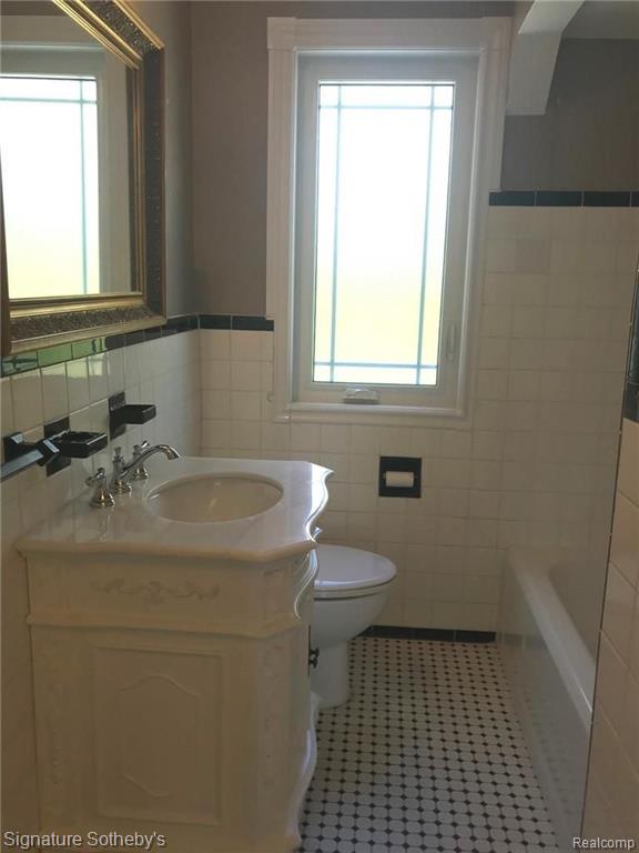 3644 Kenmore Road Berkley, MI 48072 - Photo 15 of 30