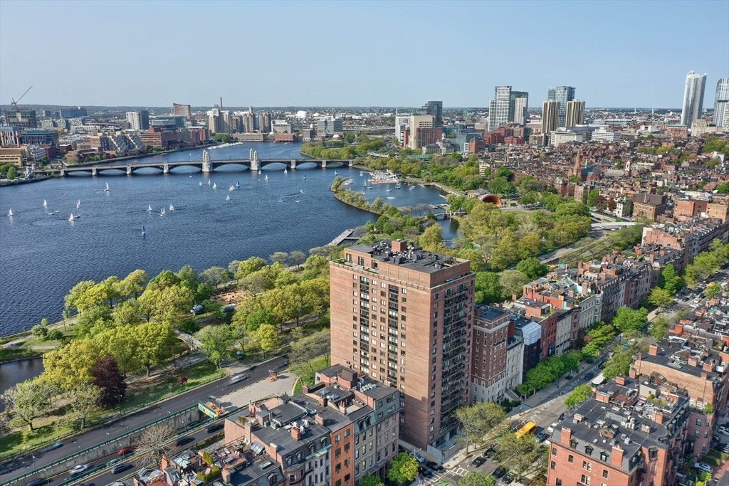 180 Beacon Street, Unit 14FG Boston, MA 02116 - Photo 36 of 40 a city view