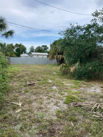 $175,000 | 4669 Southeast May Avenue, Stuart, FL 34997
