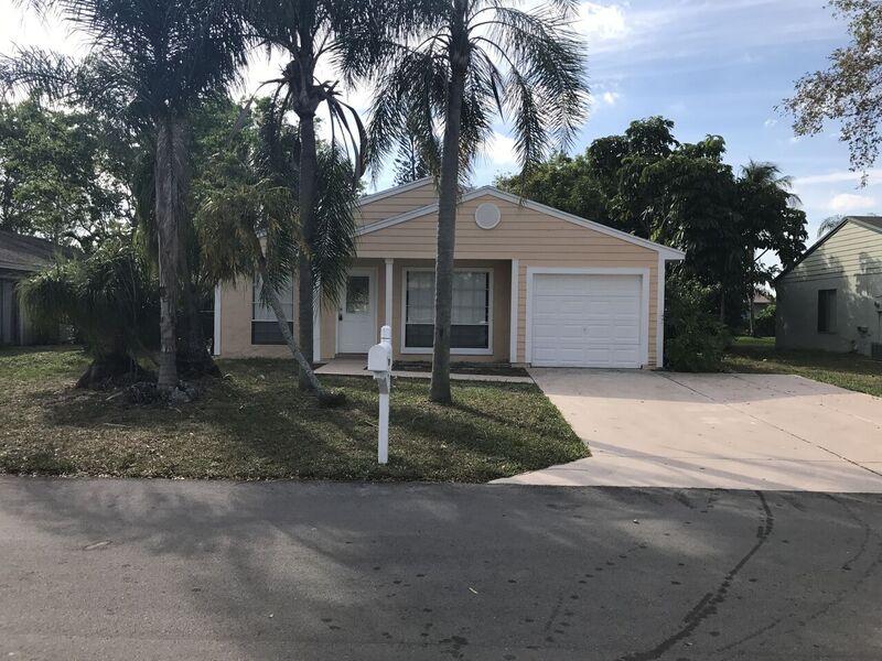 23433 Shetland Run Boca Raton, FL 33433 - Photo 1 of 6 front