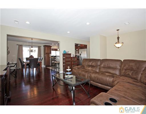 736 Front Street Dunellen, NJ 08812 - Photo 4 of 20 Gallery Image 4