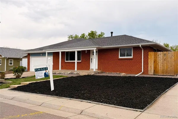 $599,999 | 7194 West 68th Avenue, Arvada, CO 80003