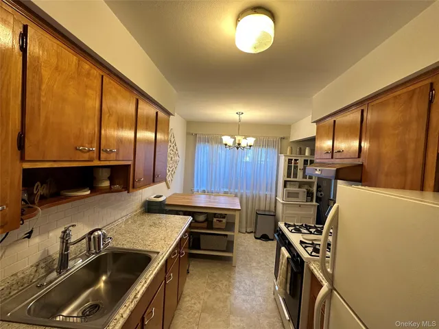 $2,100 | 20 Fisher Avenue, Unit 2, Congers, NY 10920