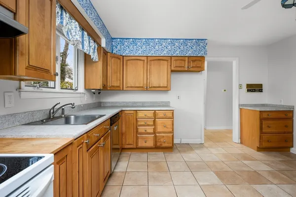 $699,000 | 33 Head Of The Bay Road, Bourne, MA 02532