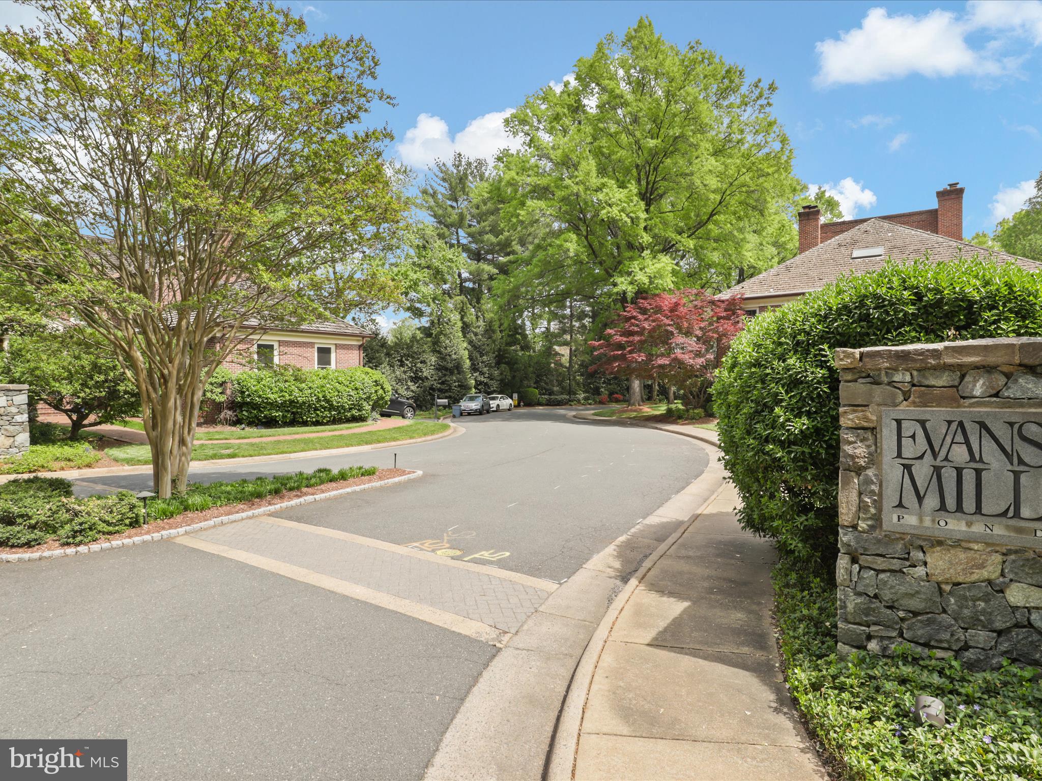 7287 Evans Mill Road McLean, VA 22101 - Photo 2 of 30