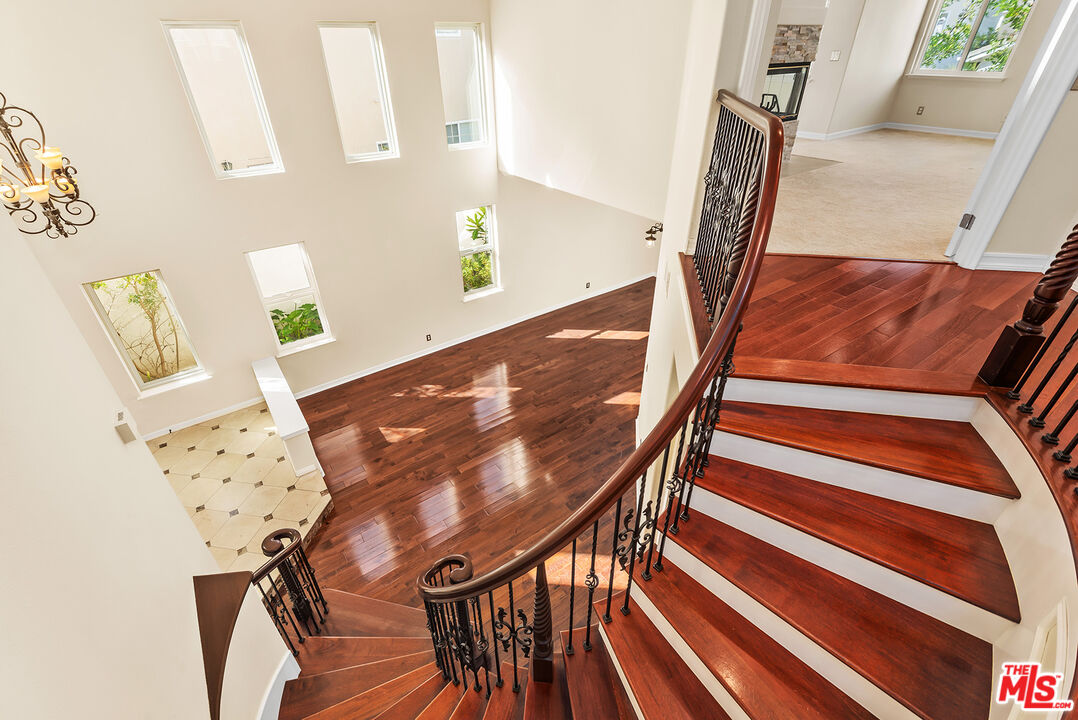 5 Daystar Irvine, CA 92612 - Photo 18 of 52 a view of entryway and hall