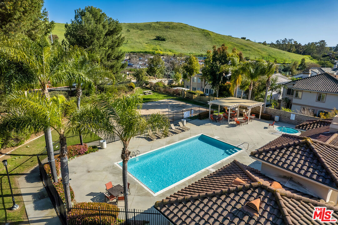 5 Daystar Irvine, CA 92612 - Photo 47 of 52 a view of a backyard with sitting area