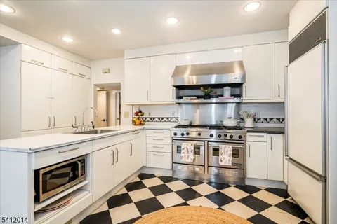 $1,299,000 | 148 Highland Avenue, Montclair, NJ 07042