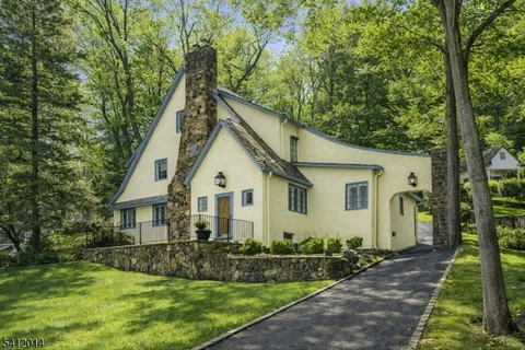 $1,299,000 | 148 Highland Avenue, Montclair, NJ 07042