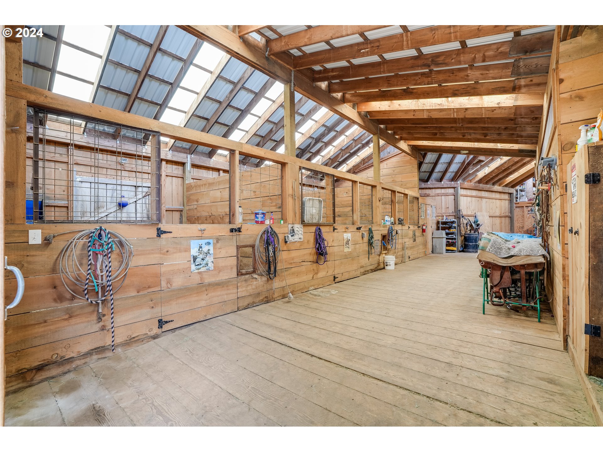 11 Deer Ridge Road Goldendale, WA 98620 - Photo 27 of 45 a view of livingroom with furniture