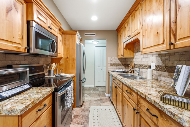 14 Lester Avenue, Unit A25 Murray, UT 84107 - Photo 5 of 35