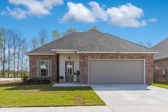 $249,900 | 124 Lightbourne Drive, Lafayette, LA 70506