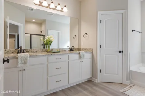 $250,000 | 124 Lightbourne Drive, Lafayette, LA 70506