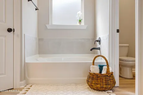 $250,000 | 124 Lightbourne Drive, Lafayette, LA 70506