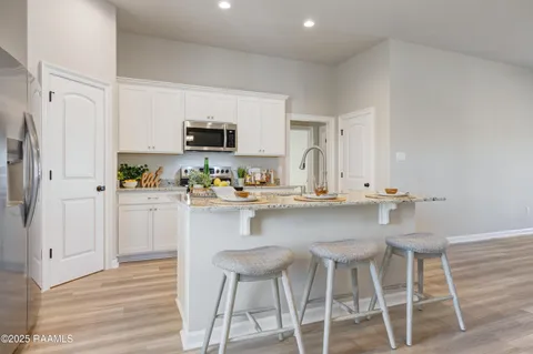 $250,000 | 124 Lightbourne Drive, Lafayette, LA 70506