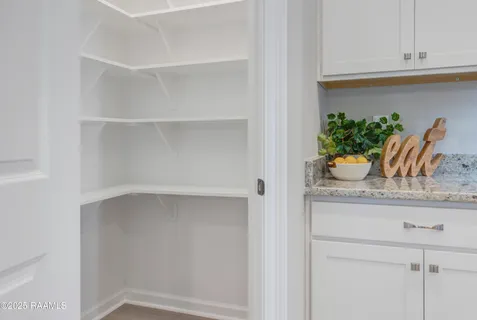 $250,000 | 124 Lightbourne Drive, Lafayette, LA 70506