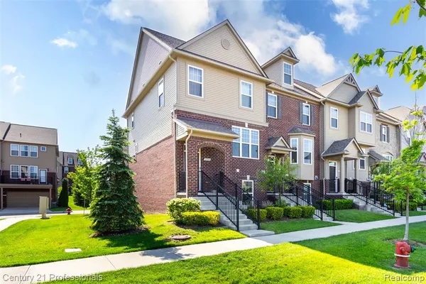 $445,000 | 2924 Glenbar Circle, Rochester, MI 48307