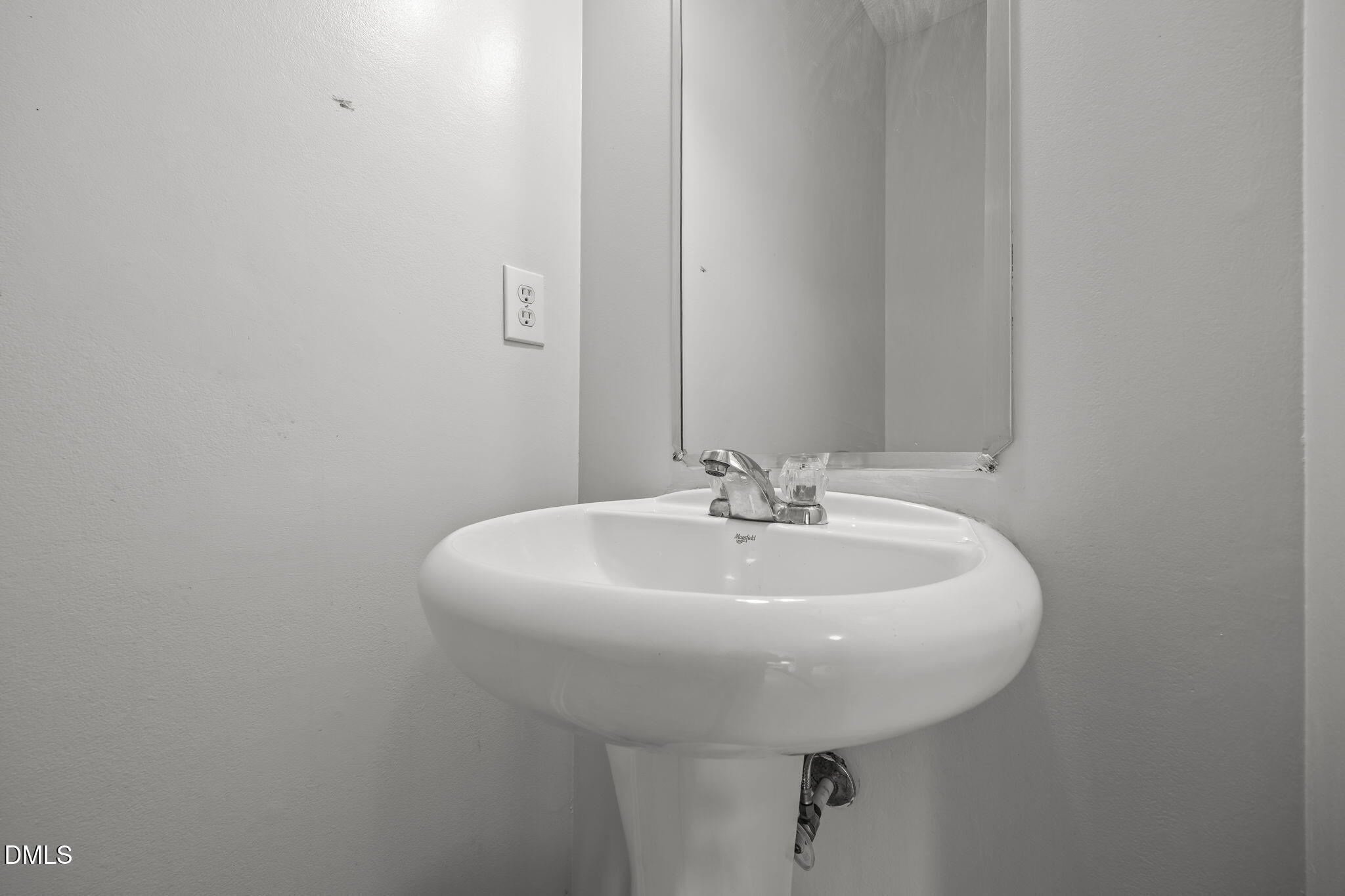 4465 Cardinal Grove Boulevard Raleigh, NC 27616 - Photo 18 of 28 21-web-or-mls-IMG_1311