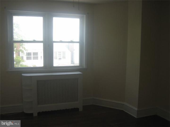 502 Woodcliffe Road Upper Darby, PA 19082 - Photo 6 of 8 Bedroom