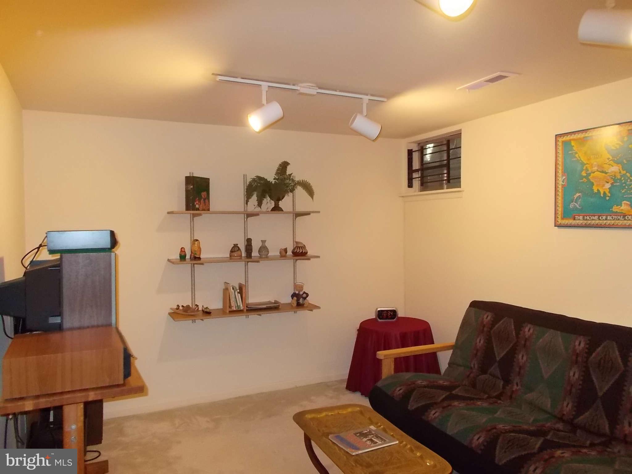 2107 Derby Ridge Lane, Unit 27 Silver Spring, MD 20910 - Photo 19 of 20 Interior General