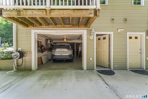 $600,000 | 215-217 Long Hill Avenue, Shelton, CT 06484