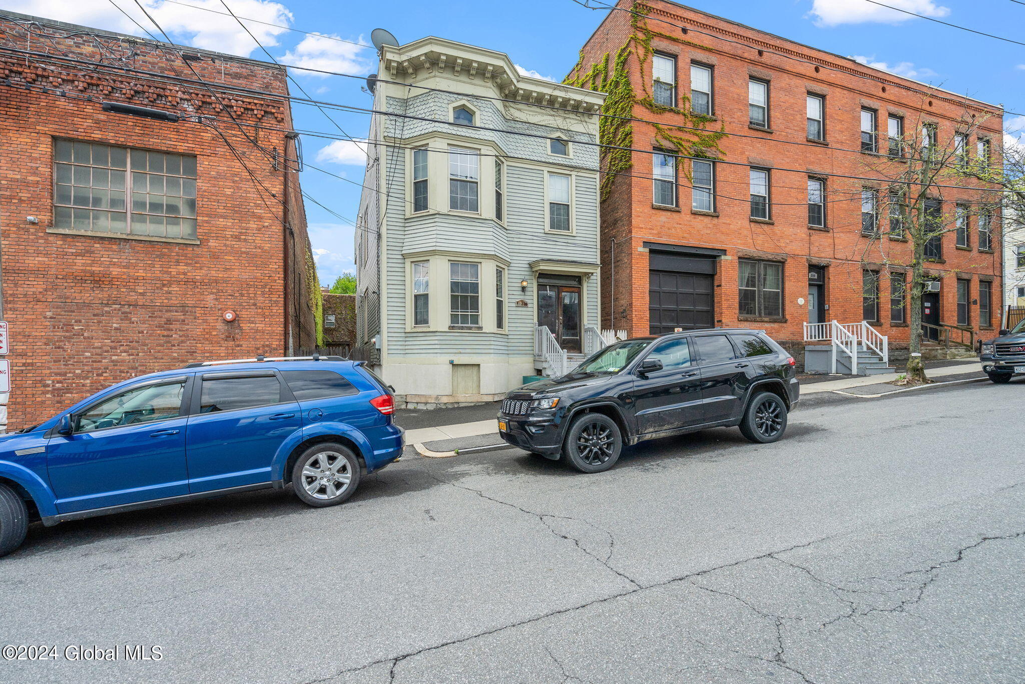 5-web-or-mls-238-sheridan-ave