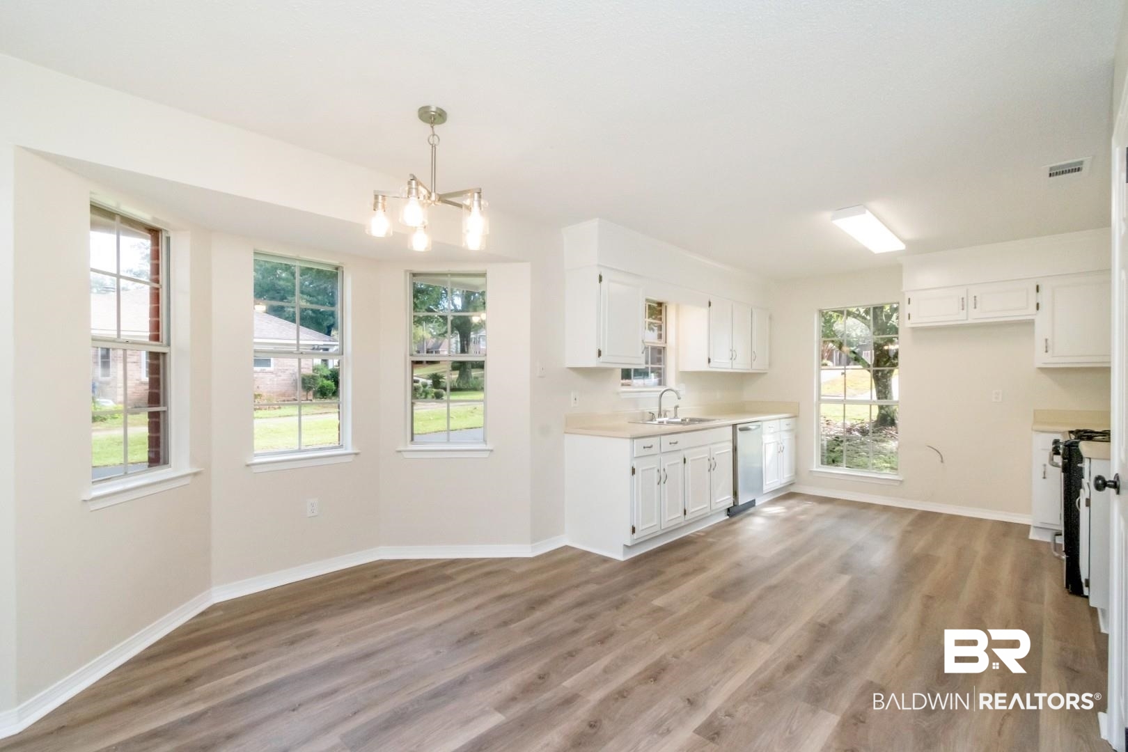 1352 Carson Road West Mobile, AL 36695 - Photo 2 of 30