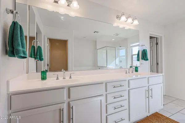 $2,795 | 7424 South 32nd Drive, Phoenix, AZ 85041