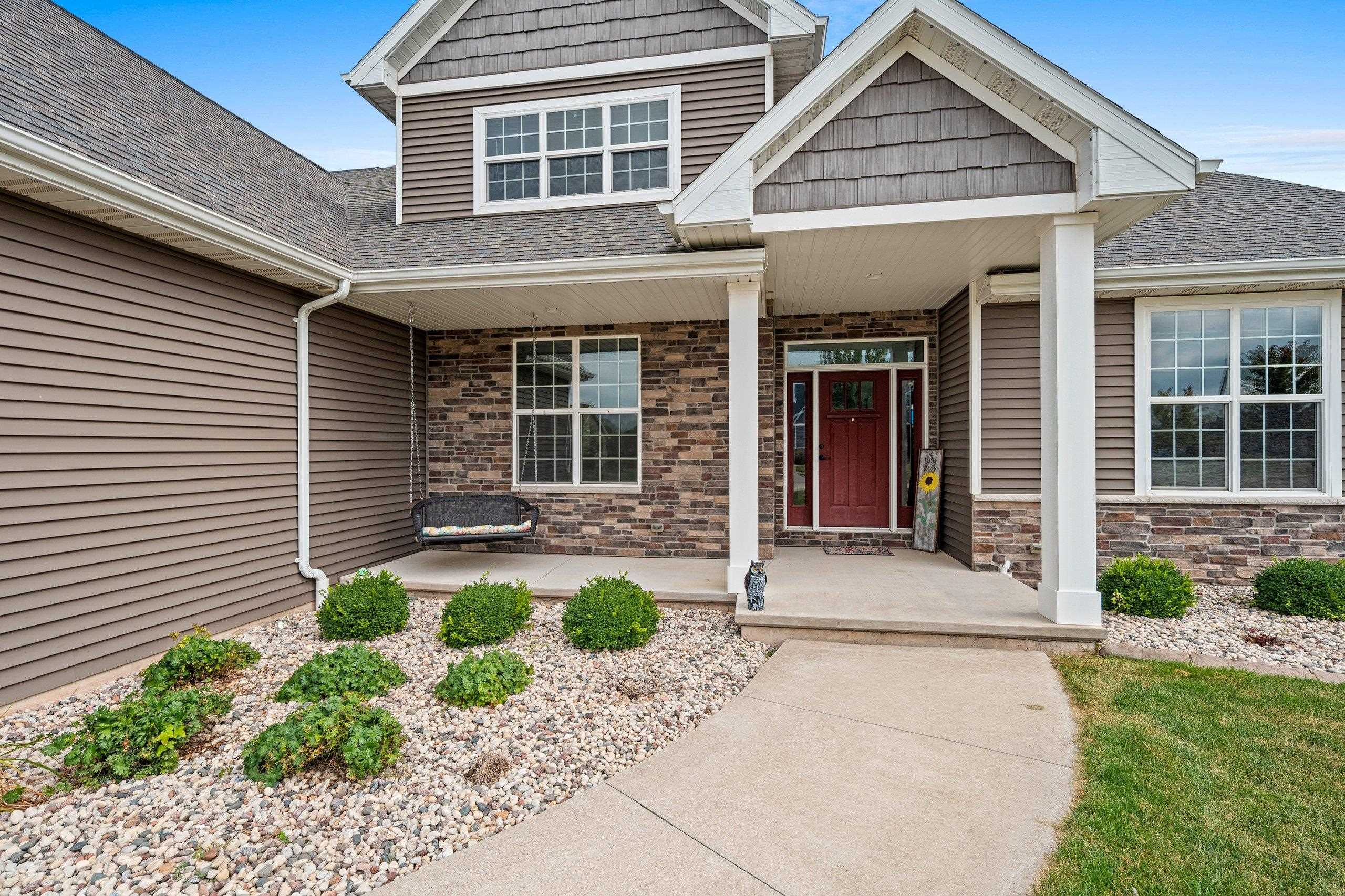 1013 Harvest Trail Appleton, WI 54913 - Photo 3 of 38