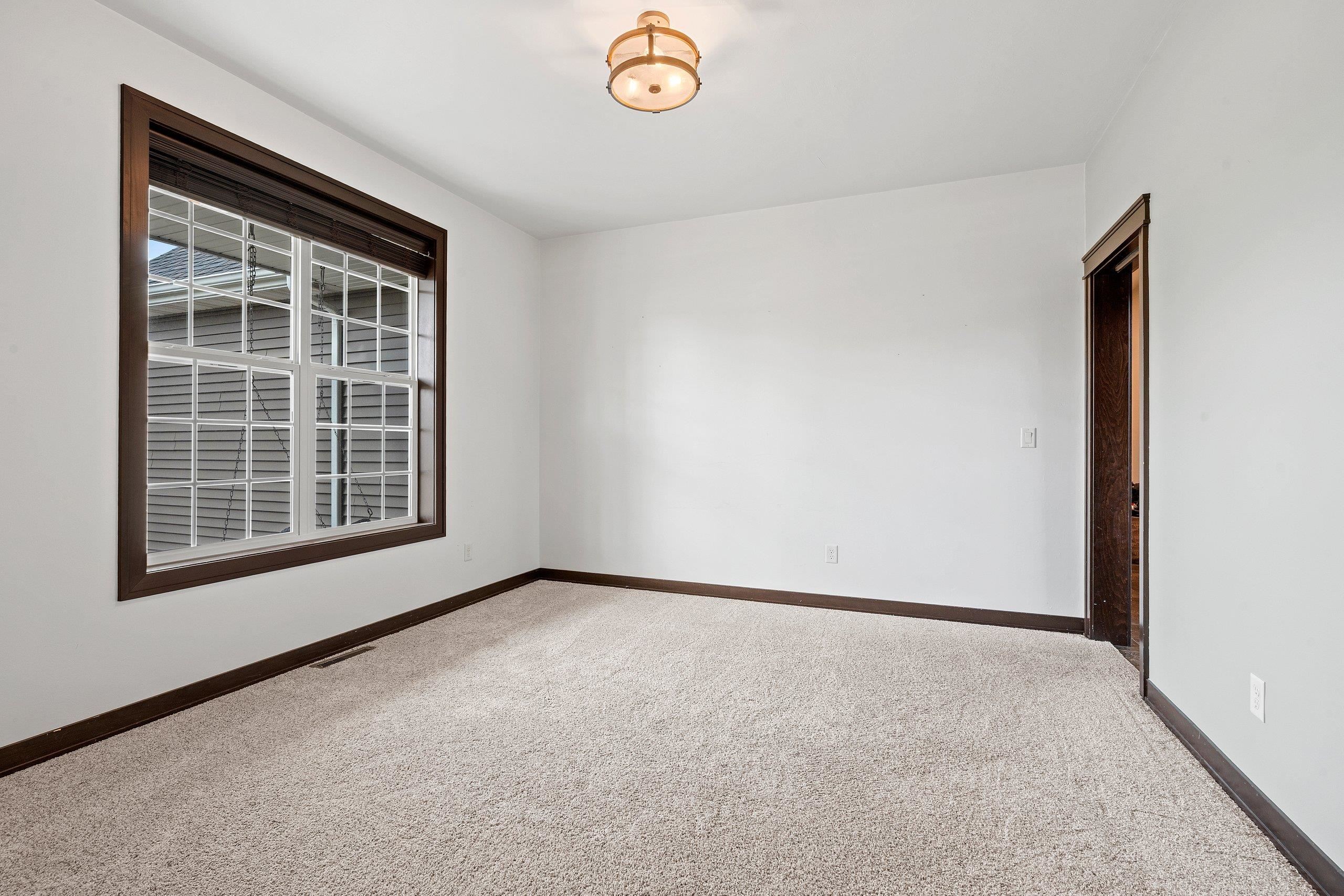 1013 Harvest Trail Appleton, WI 54913 - Photo 5 of 38