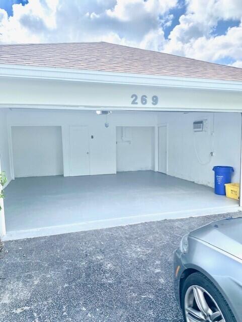 269 Northwest 12th Avenue Boca Raton, FL 33486 - Photo 4 of 15 269 garage