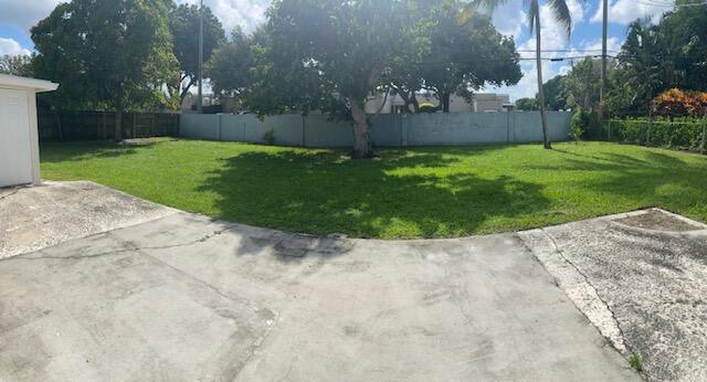 269 Northwest 12th Avenue Boca Raton, FL 33486 - Photo 5 of 15 269 back 1