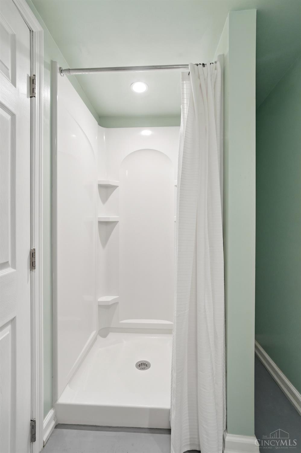 561 Columbia Road Hamilton, OH 45013 - Photo 33 of 47