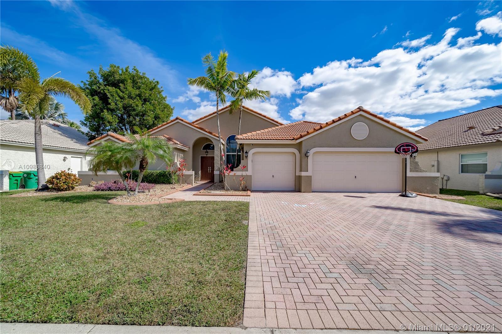 3230 Overlook Road Davie, FL 33328 - Photo 1 of 47